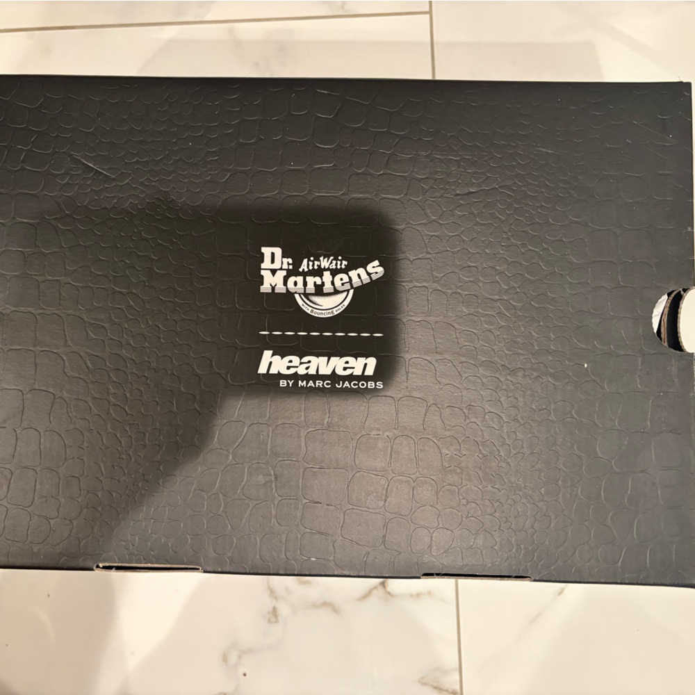 DrMartens X Marc Jacob Collab - Picture 5 of 9